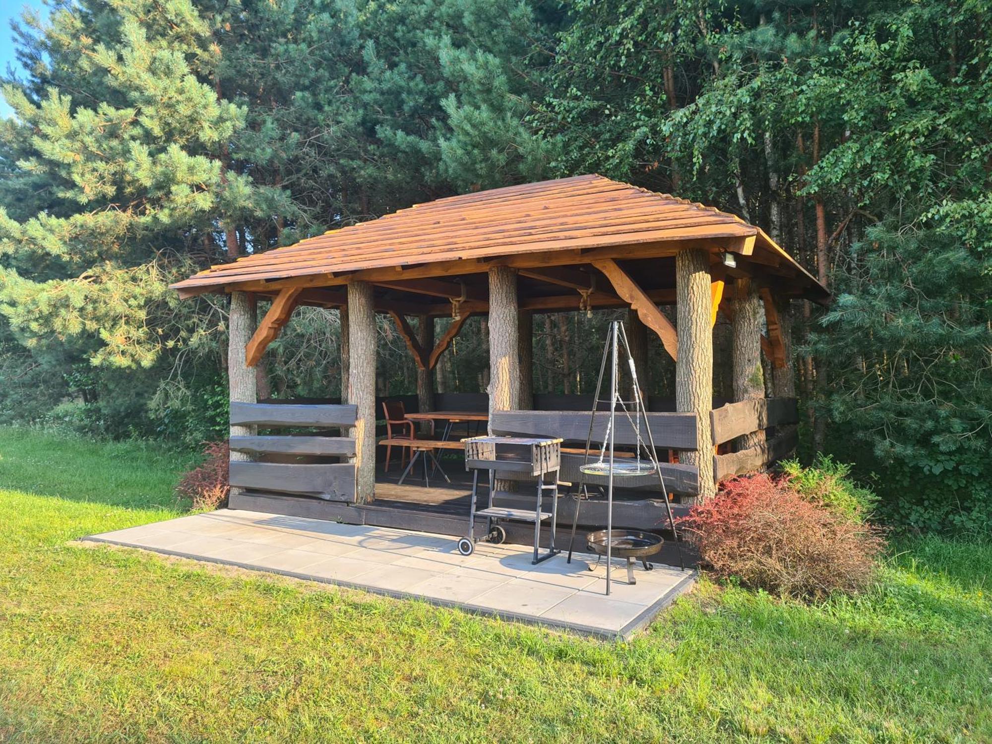 Dworek Ogrodniki, Caloroczny Dom Na Wylacznosc, Basen, Sauna, Las, Staw Rybny, Altana Grillowa, Ognisko, Pianino, Kominek, Piec Chlebowy, Duza Ogrodzona Posesja Tuczna Exterior foto
